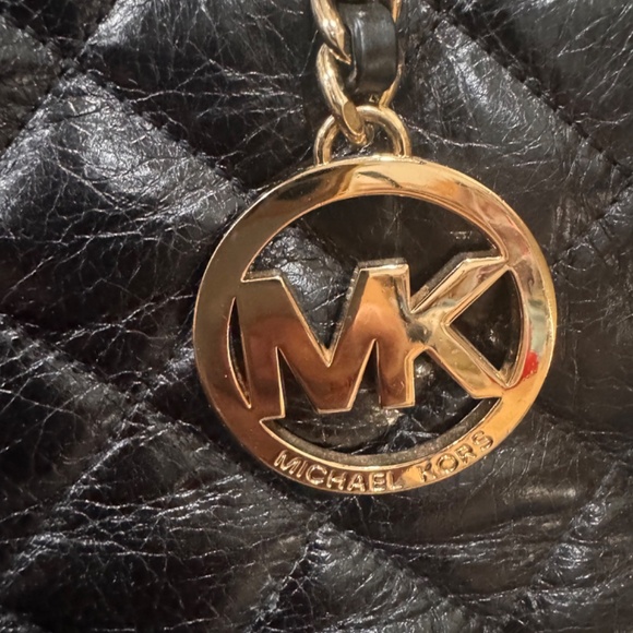 Authentic MICHAEL KORS Quilted Medium-Sized Black Leather Handbag - Picture 3 of 5